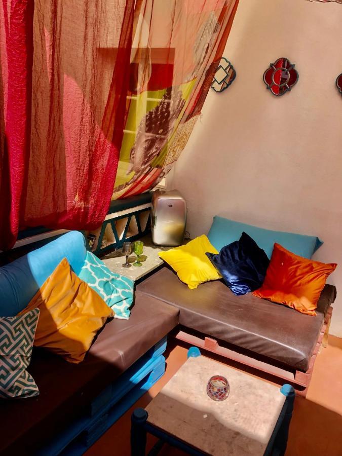 Hostel Buddha Bee - 18 To 35 Years Old Only