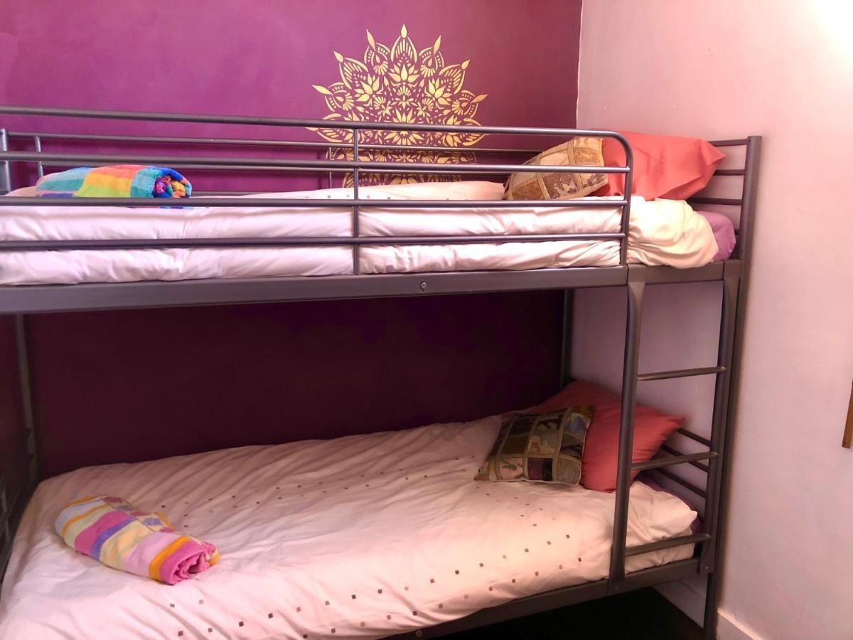 Hostel Buddha Bee - 18 To 35 Years Old Only *